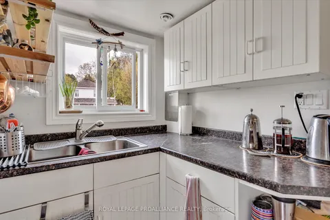 14 Burchat Street, ON K0J 1N0