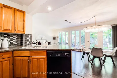 216 Shadywood Crescent, ON N2Z 2X3
