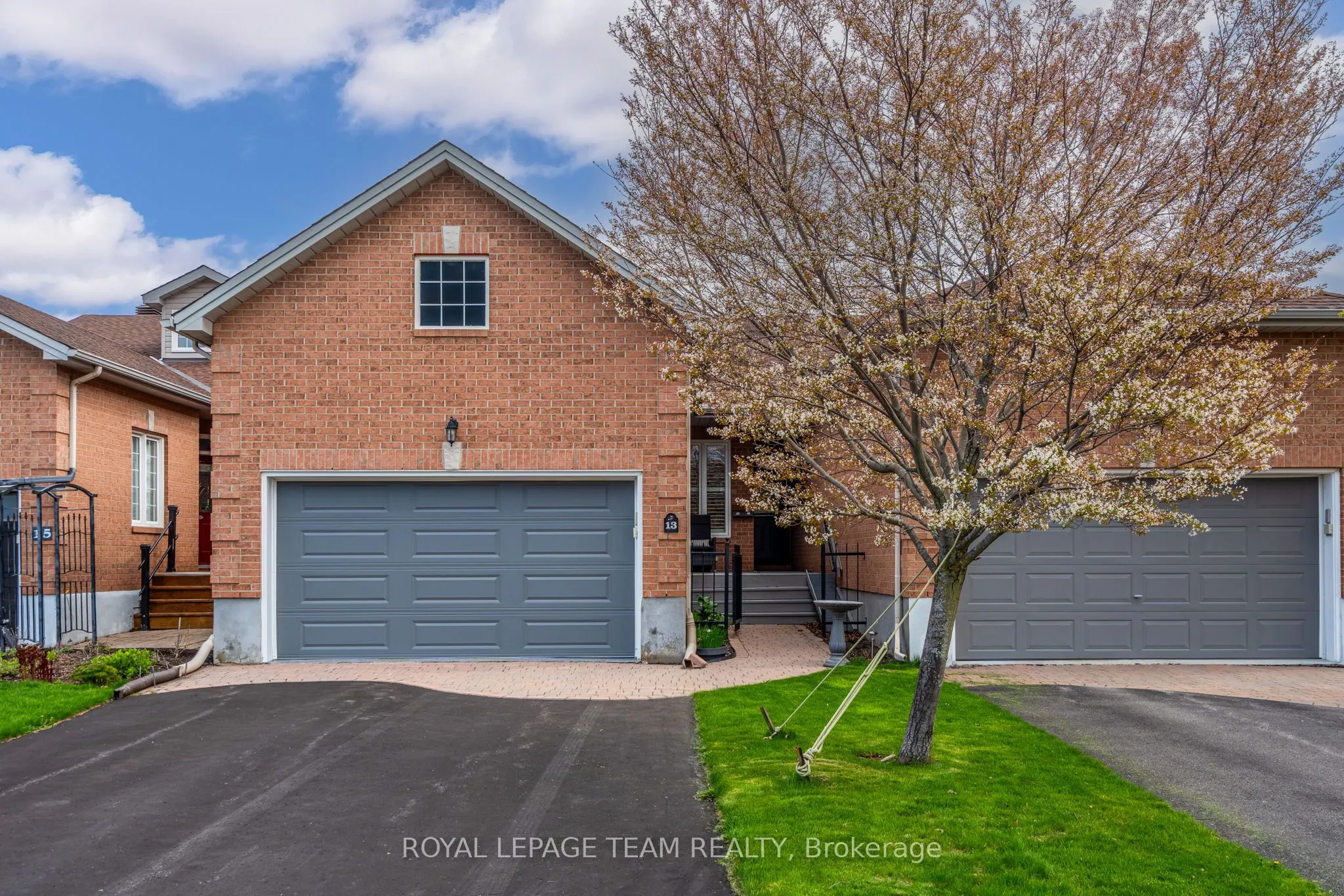 13 Eileen Crescent, ON K2S 1M3