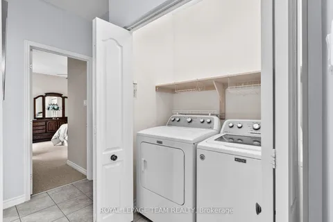 13 Eileen Crescent, ON K2S 1M3