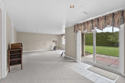 13 Eileen Crescent, ON K2S 1M3