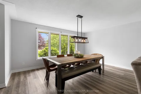 5270 Trafalgar Street, Thames Centre, ON N0L 1G4