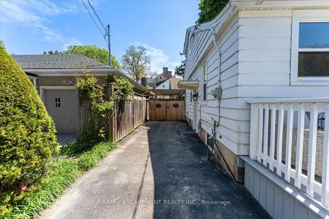 23 NELLES Boulevard, ON L3M 3P9