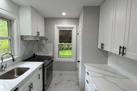 718 Leroy Avenue, ON N5Y 4G5