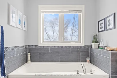 1069 Beach Boulevard, ON L8H 6Z9