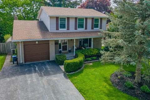 24 Bartlett Crescent, ON N6K 1W4