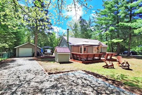 2 Cedarhurst Avenue, ON K0M 1N0