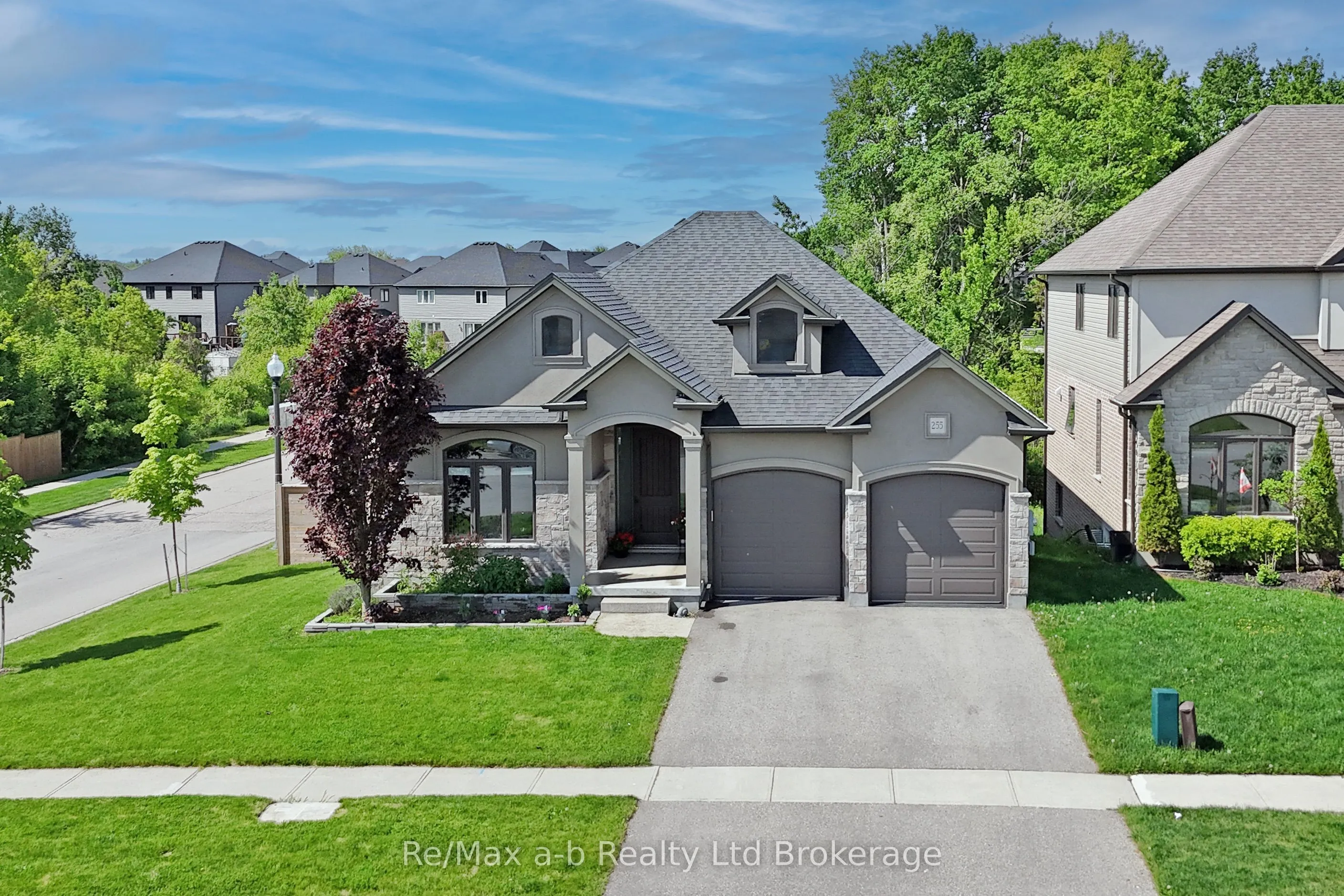 255 Wedgewood Drive, ON N4T 0J1