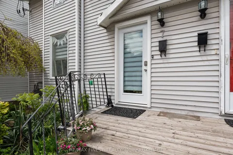 7 Markland Street, ON K7K 1S2