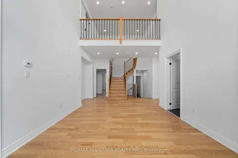92 Hennessey Crescent, ON K9V 1P4
