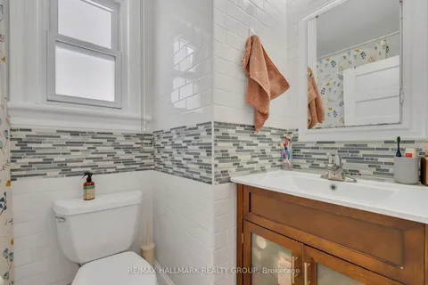 209 Fifth Avenue, ON K1S 2N1