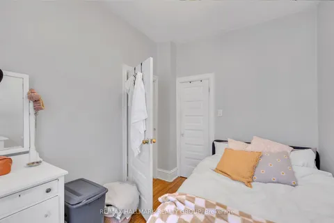 209 Fifth Avenue, ON K1S 2N1