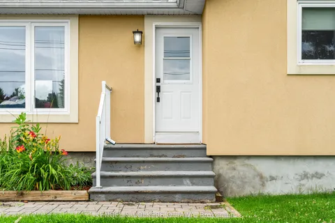 5 Murphy Court, ON K2W 1B7