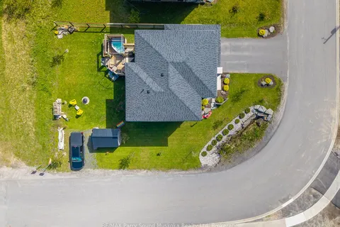 44 Dennis Drive, ON P2A 0E6