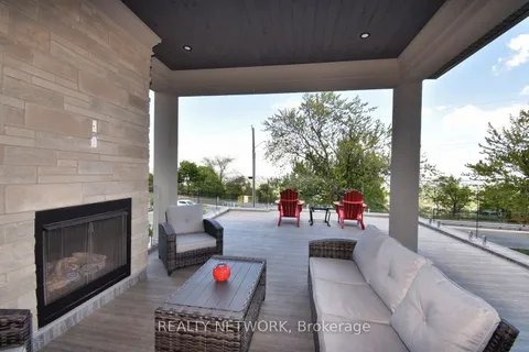 68 Mountain Brow Boulevard, ON L8T 1A4