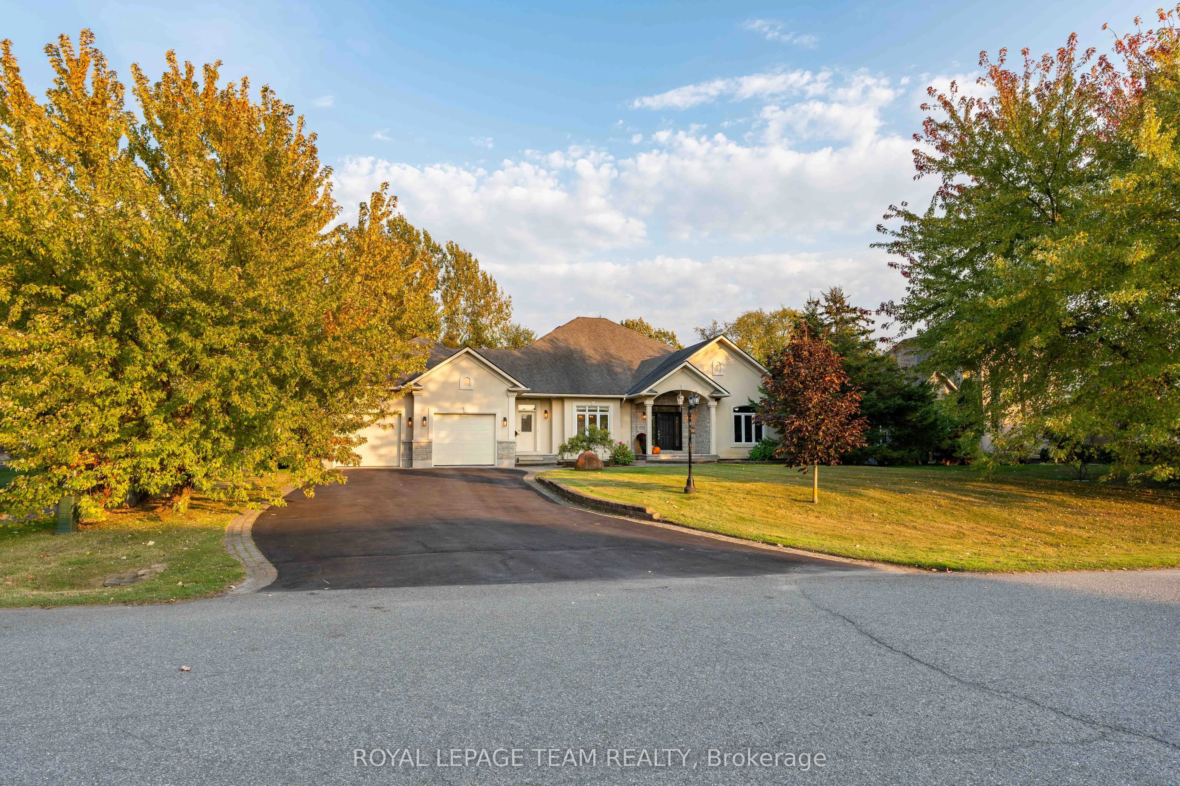5422 Wadell Court, ON K4M 1L3