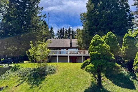 8 Pine River Crescent, ON L9V 3H2