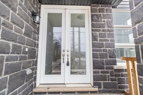215 Southworth Street, ON L3B 1Z4
