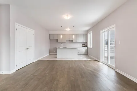 215 Southworth Street, ON L3B 1Z4