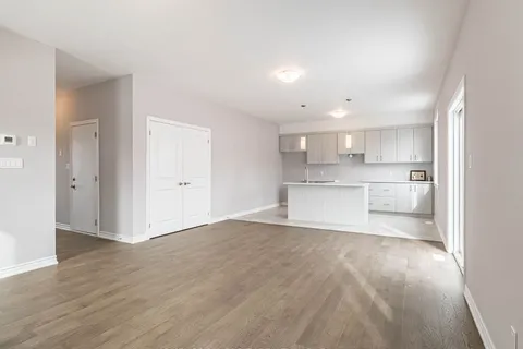 215 Southworth Street, ON L3B 1Z4