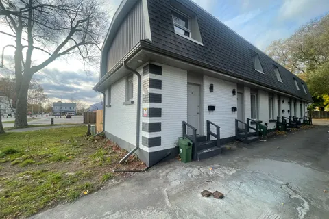 292 Simcoe Street, ON N6B 1J5