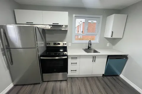 292 Simcoe Street, ON N6B 1J5