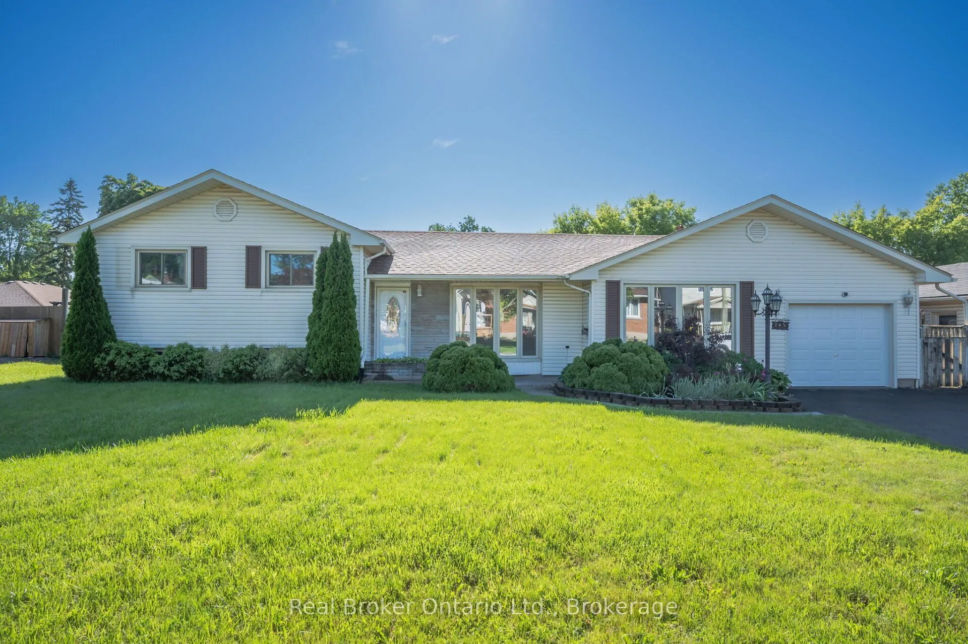 245 Marshall Avenue, ON L3C 2N3
