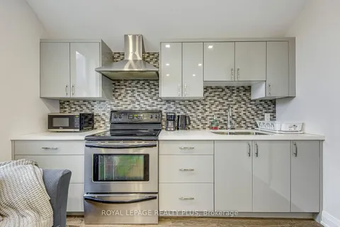 247 Robert Street, ON L8L 2R2