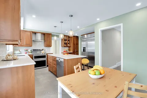 1712 Playfair Drive, ON K1H 5S6