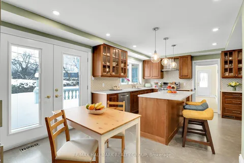 1712 Playfair Drive, ON K1H 5S6