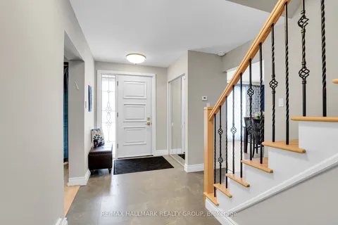 1712 Playfair Drive, ON K1H 5S6
