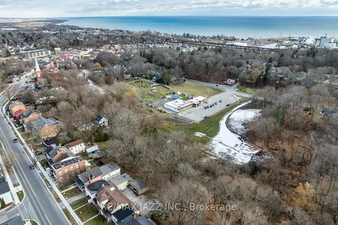 221 Walton Street, ON L1A 1P1