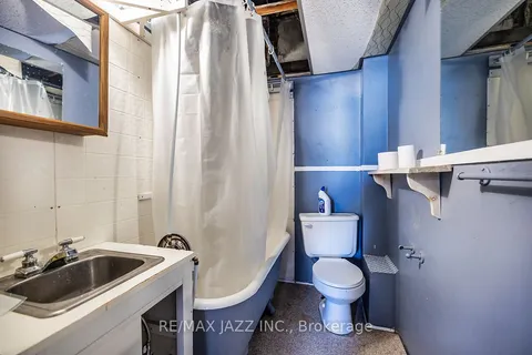 221 Walton Street, ON L1A 1P1