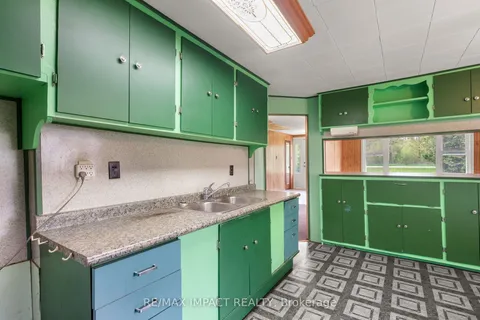 5372 Young Street, ON K0K 2H0