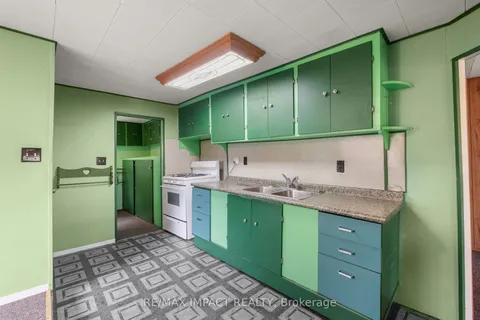 5372 Young Street, ON K0K 2H0