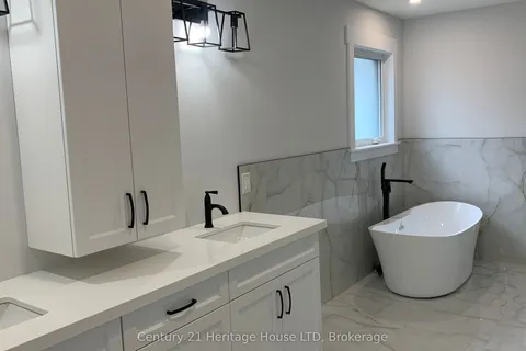 2476 COLANGELO Drive, ON L2J 0A1