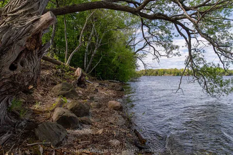 326 Cressy Bayside Road, ON K0K 2T0
