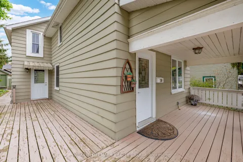 118 Wellington Street, Gananoque, ON K7G 1B7
