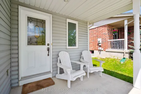 4 Sandcreek Lane, Guelph, ON N1E 7K7