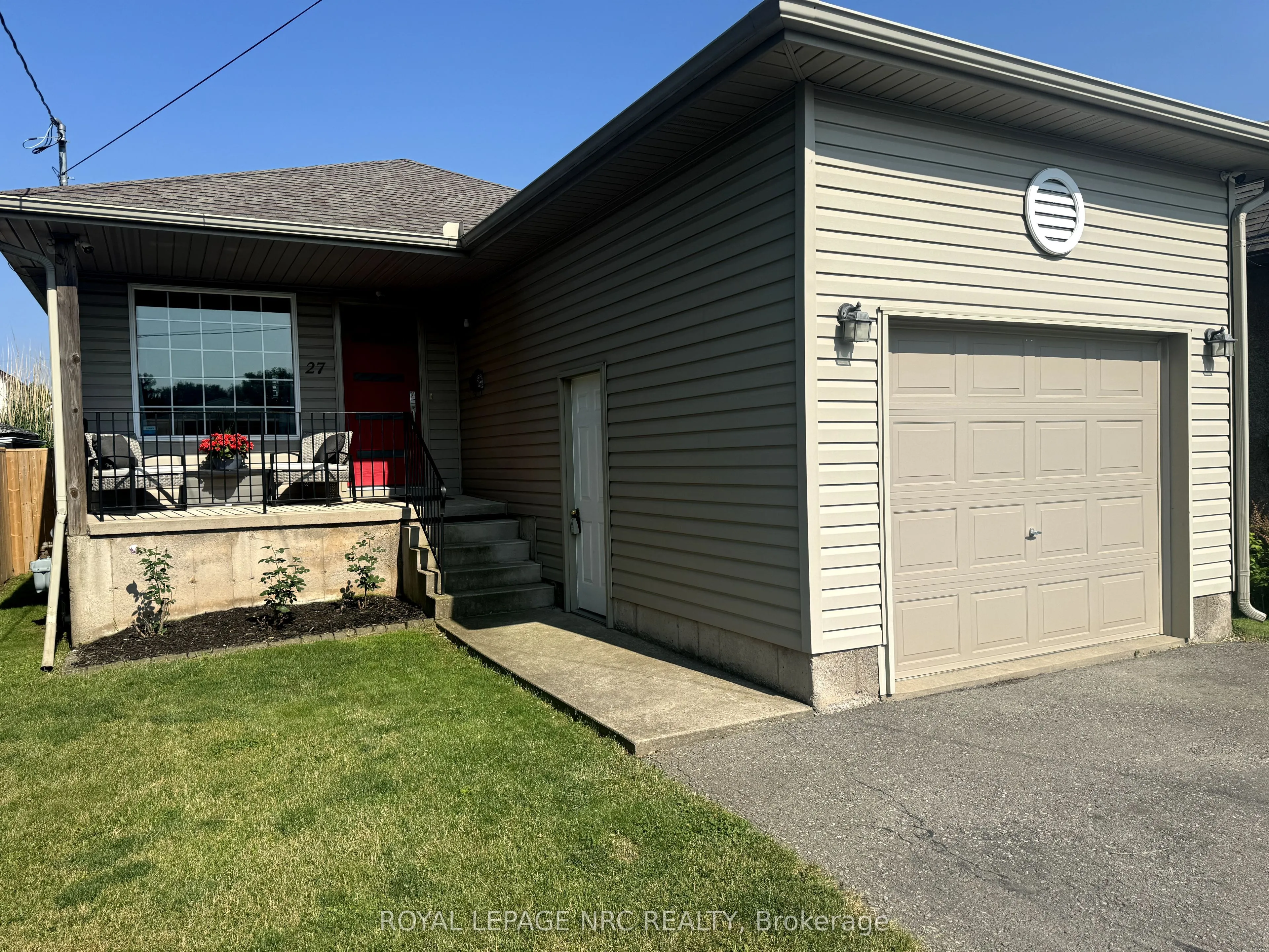 27 DEERE Street, ON L3B 2L7