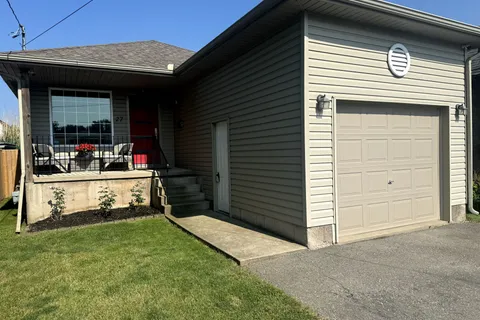 27 DEERE Street, ON L3B 2L7