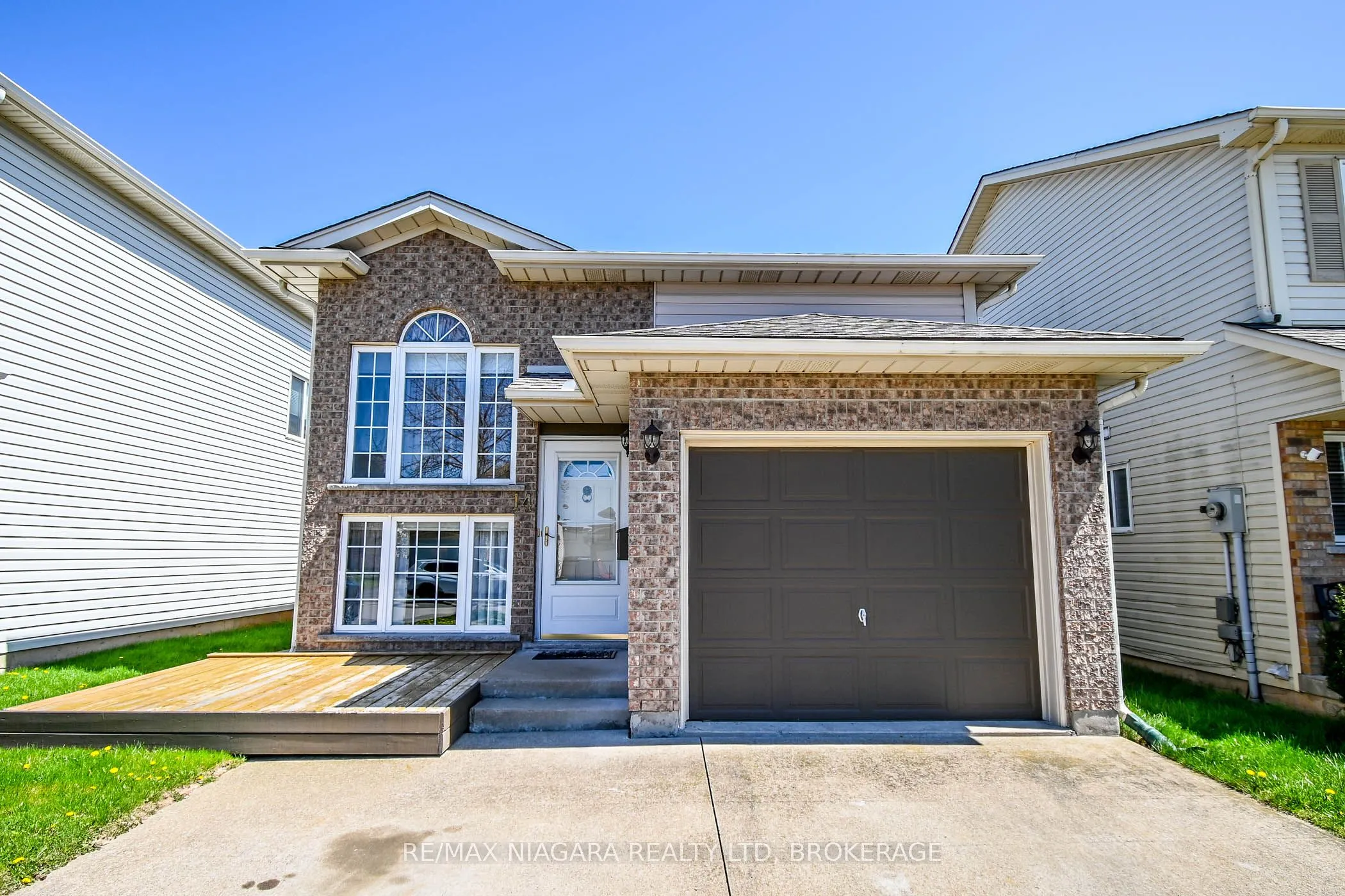 14 JENNIFER Crescent, ON L2M 7Y9