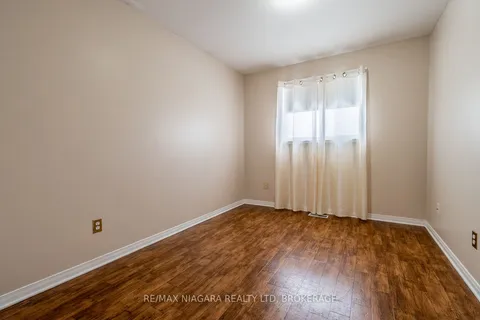 14 JENNIFER Crescent, ON L2M 7Y9