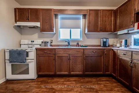 14 JENNIFER Crescent, ON L2M 7Y9