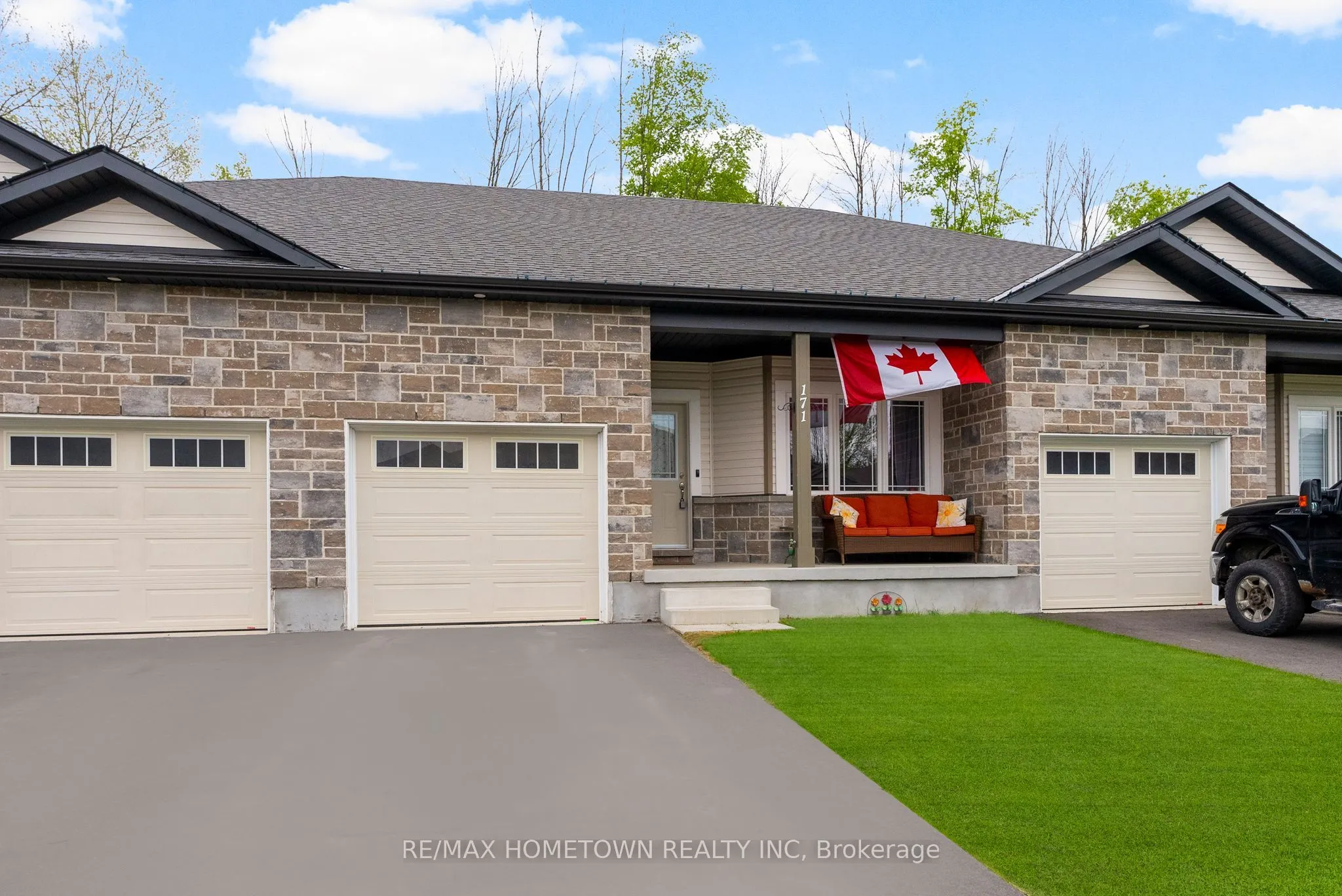 171 Adley Drive, ON K6V 7J2