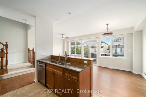 318 Kippen Place, ON K2J 0N8