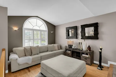 677 Tanner Drive, ON K7M 8Y2