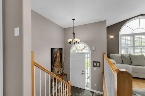 677 Tanner Drive, ON K7M 8Y2
