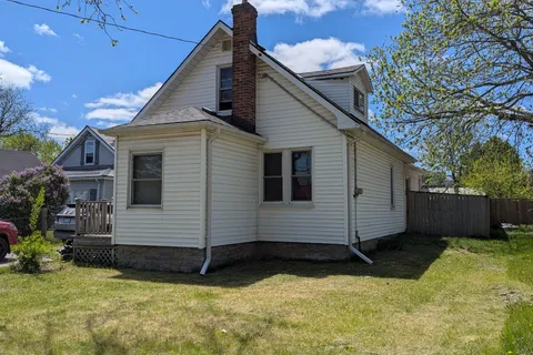 46 Prince Of Wales Drive, ON K8P 2T7