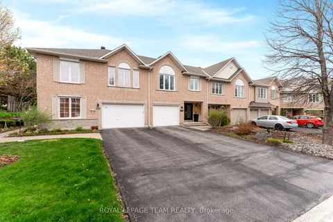 136 Macassa Circle, ON K2T 1J7